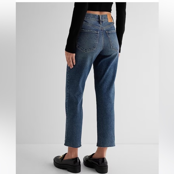 NWT Express High Waisted Medium Wash Ripped Raw Hem Straight Ankle Jeans - Picture 4 of 7